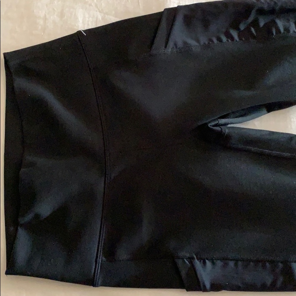 Fabletics Mila Black Powerhold 7/8 legging - Picture 2 of 9